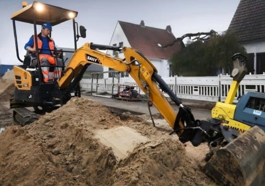 How Excavators Improve Efficiency Safety and Cost Control What Makes Excavators Essential in Modern Construction?