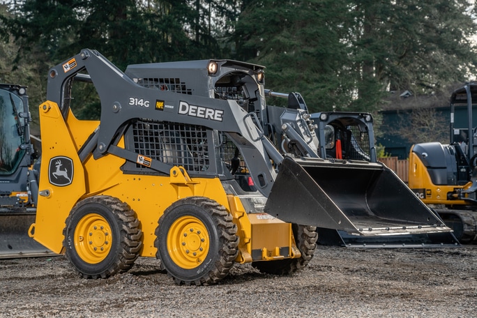 Skid Steer Loader Buying Guide for Contractors