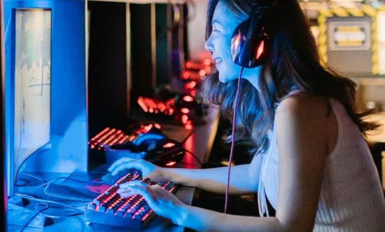 The Impact of Online Gaming on Physical Health: Staying Active While Gaming